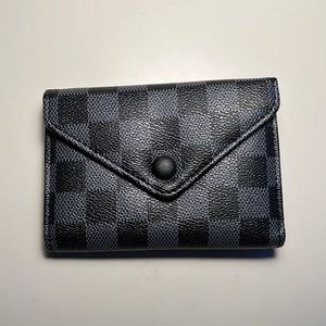 Daisy Rose Checkered Trifold Wallet